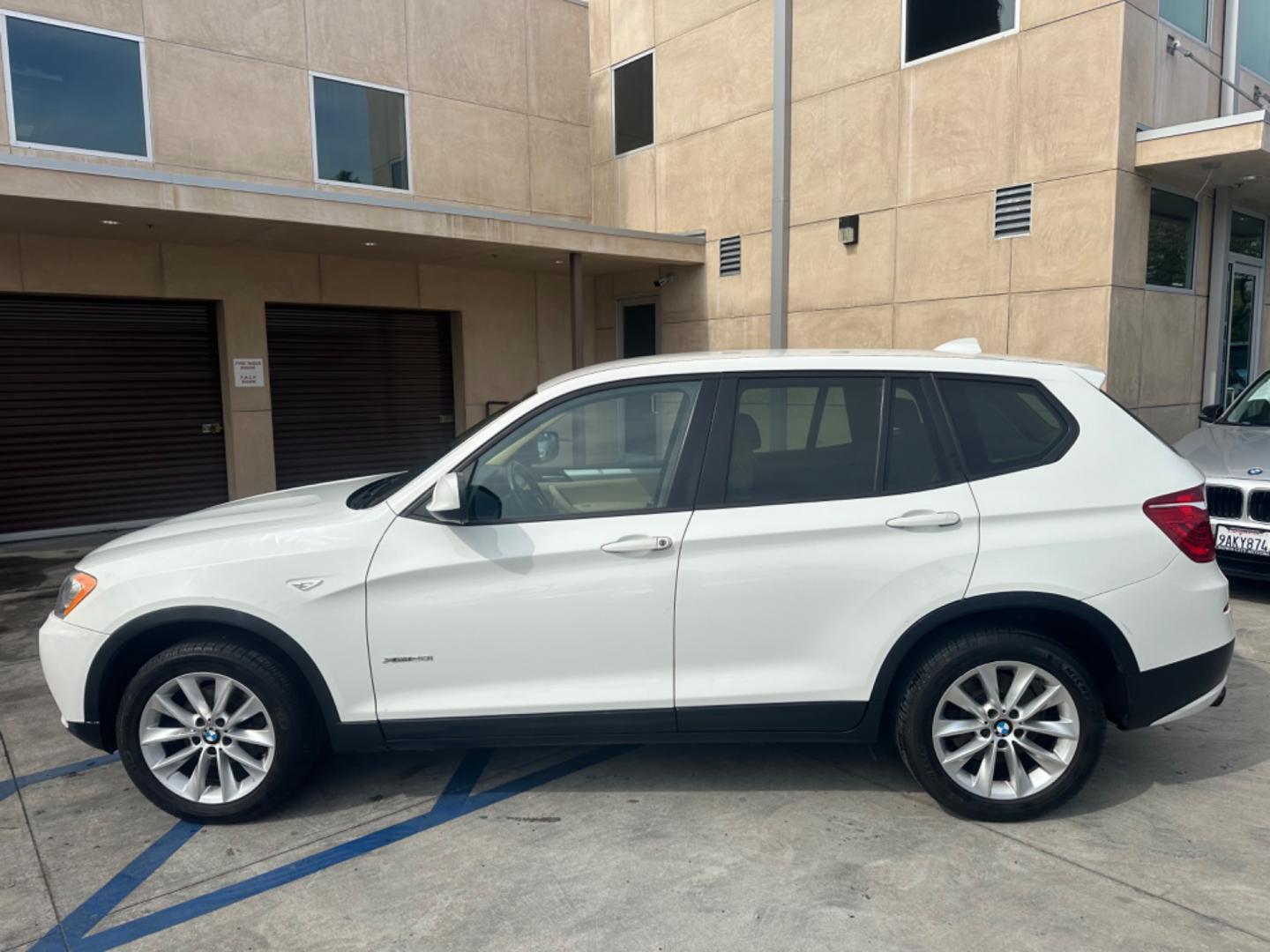 2013 WHITE /Tan BMW X3 xDrive28i (5UXWX9C54D0) with an 3.0L L6 DOHC 24V engine, 8-Speed Automatic transmission, located at 30 S. Berkeley Avenue, Pasadena, CA, 91107, (626) 248-7567, 34.145447, -118.109398 - Photo#1